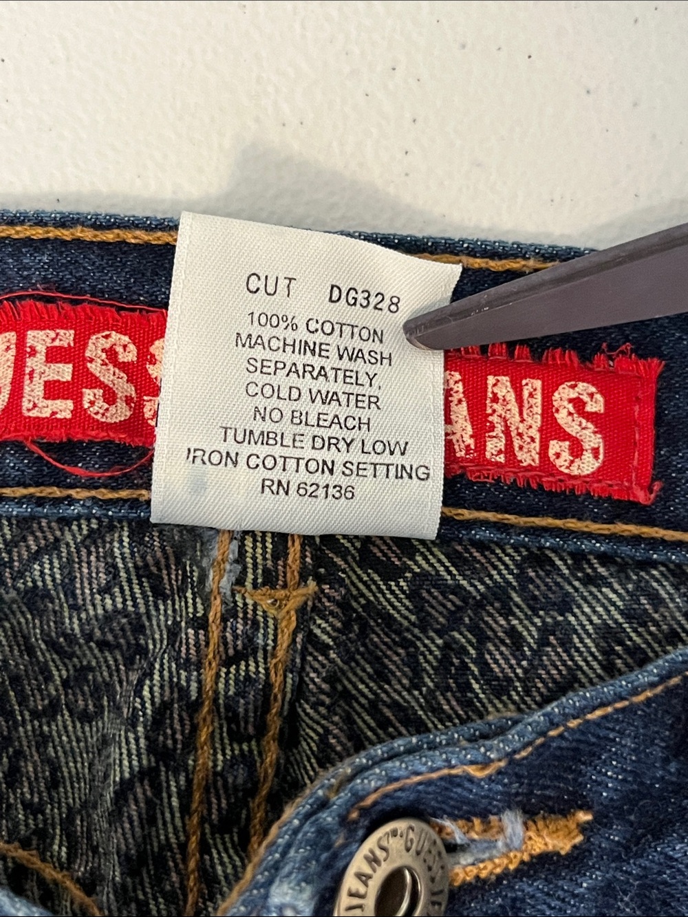 Guess Y2K Mid Rise Cotton Jeans - Picture 9 of 14